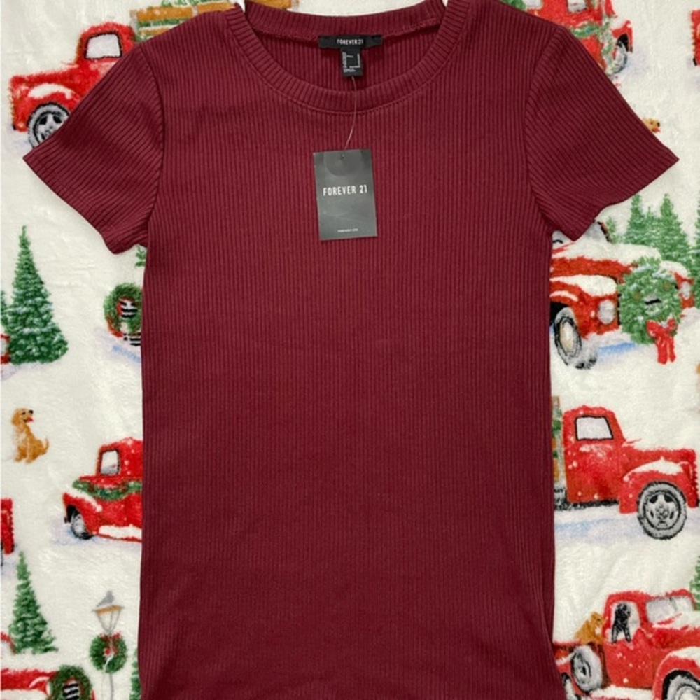 Forever 21‎ Maroon Short Sleeve Shirt {Size Small}